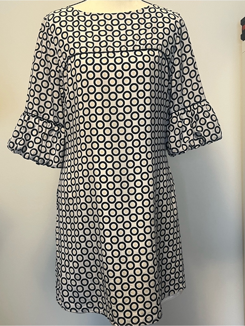 Black & White Circle-Print Ruffle-Sleeve Midi Dress 100% Silk